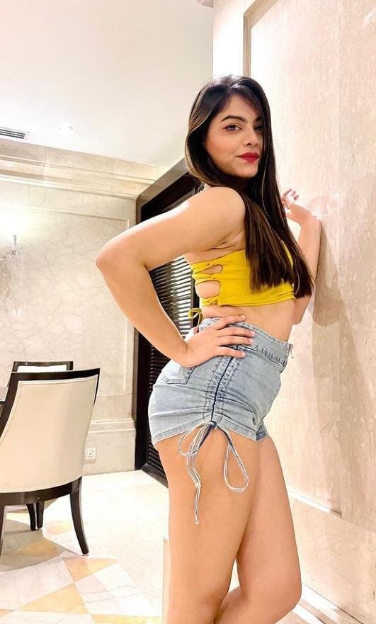 Chawri Bazar call girl service
